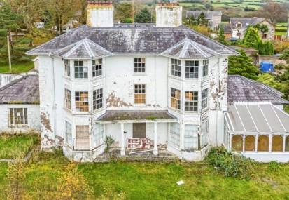 Majestic Georgian property with historical significance hits the market in Snowdonia